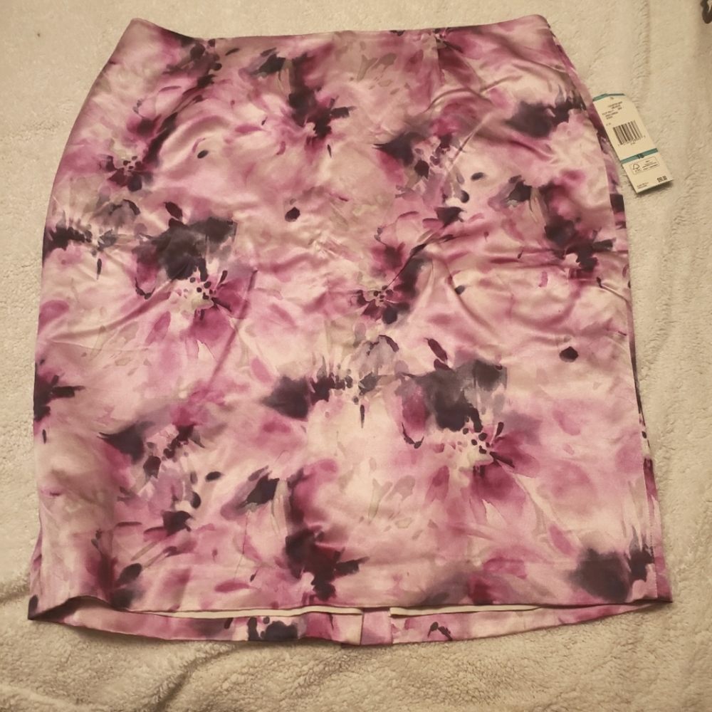 Nice Tulip Print Skirt⭐️✨️